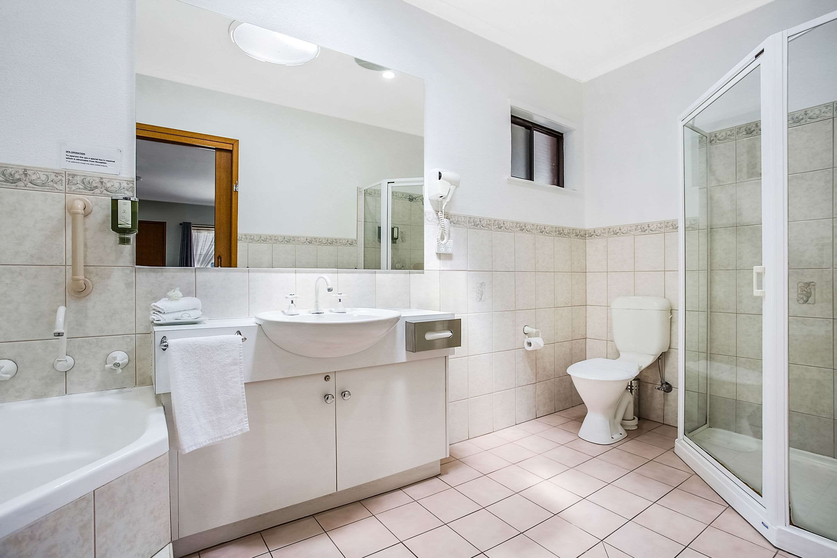 shower, free toiletries, hair dryer, towels