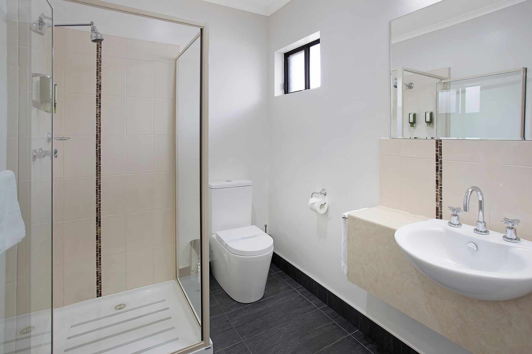 shower, free toiletries, hair dryer, towels