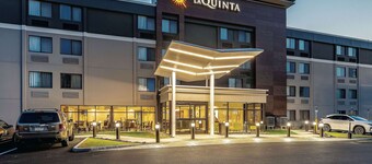 La Quinta Inn & Suites by Wyndham Salem NH