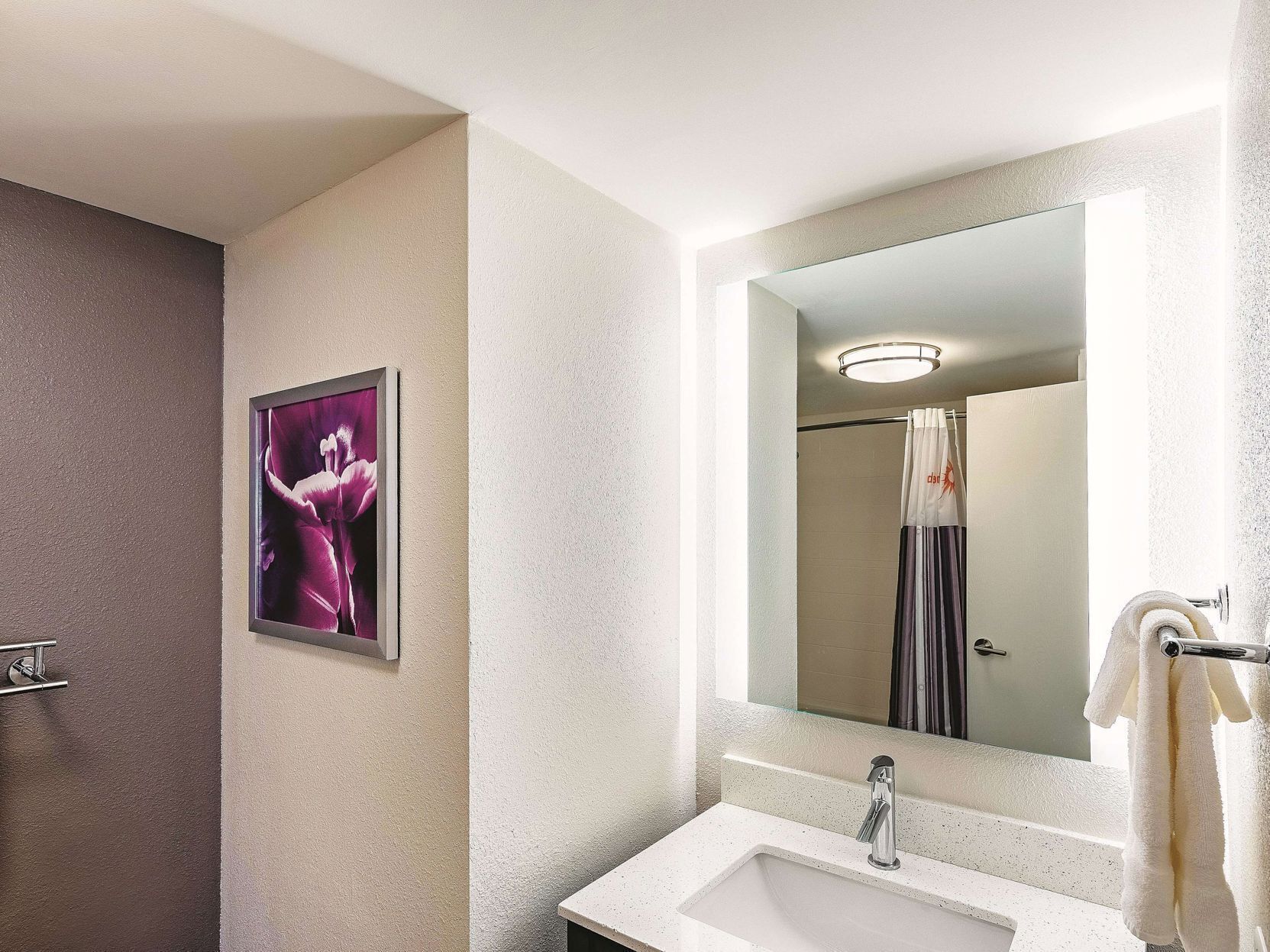 Baño | Amenidades de baño gratuitas, secadora de cabello, toallas 