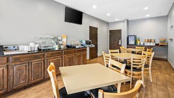 Free daily continental breakfast