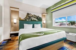 Standard Room, 1 King Bed, Non Smoking | Iron/ironing board, free rollaway beds, free WiFi, bed sheets