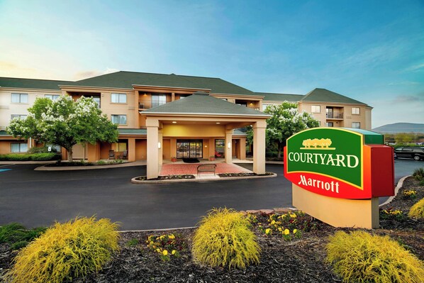 Exterior - Courtyard by Marriott State College (State College)
