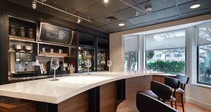 Courtyard by Marriott State College