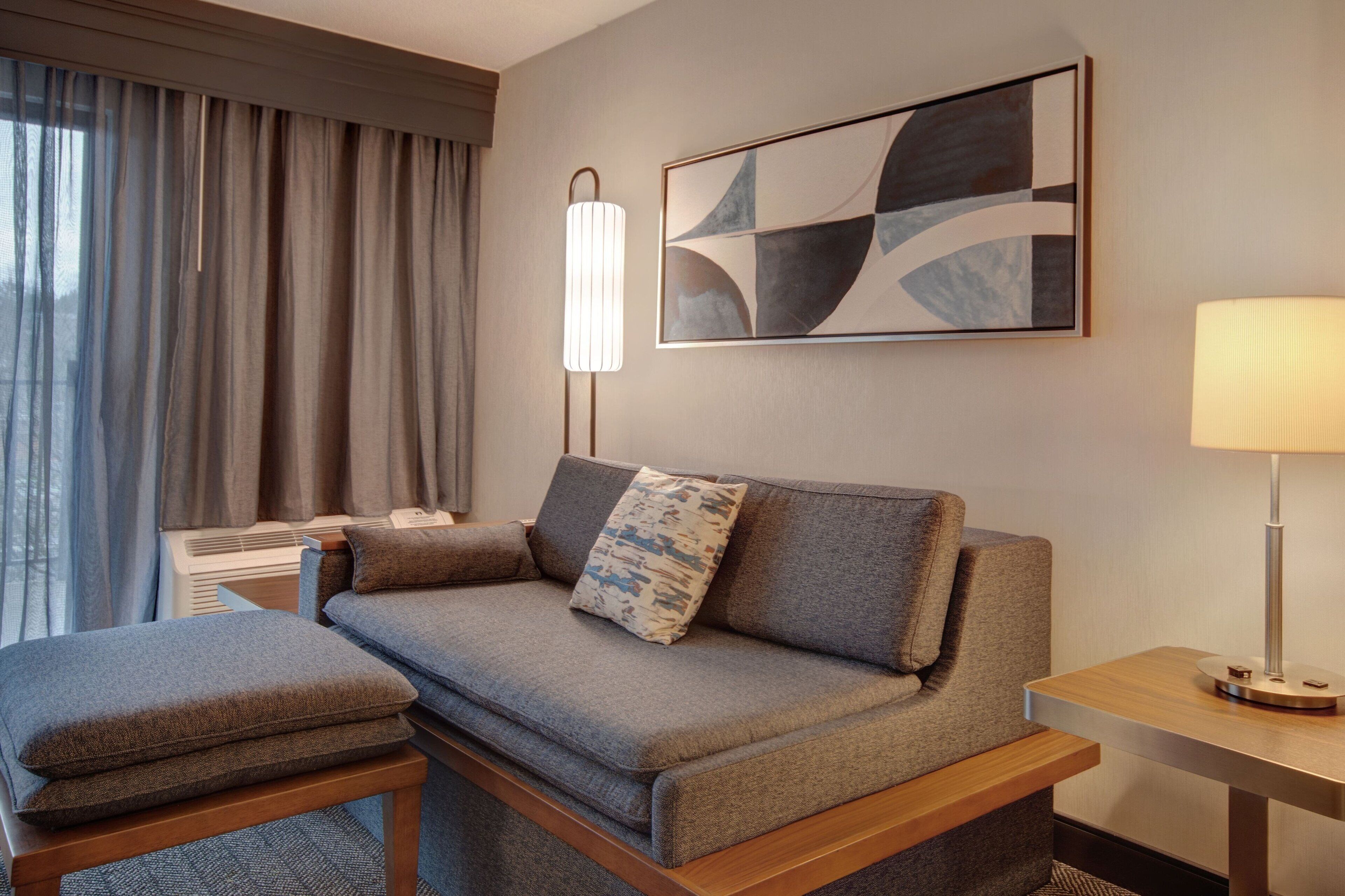 room, 1 king bed | desk, blackout curtains, iron/ironing board, free wifi