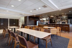Daily cooked-to-order breakfast for a fee - Courtyard by Marriott State College (State College)