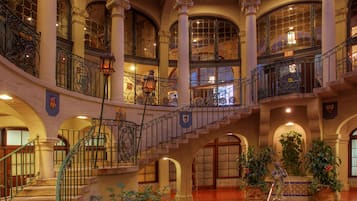 Cour