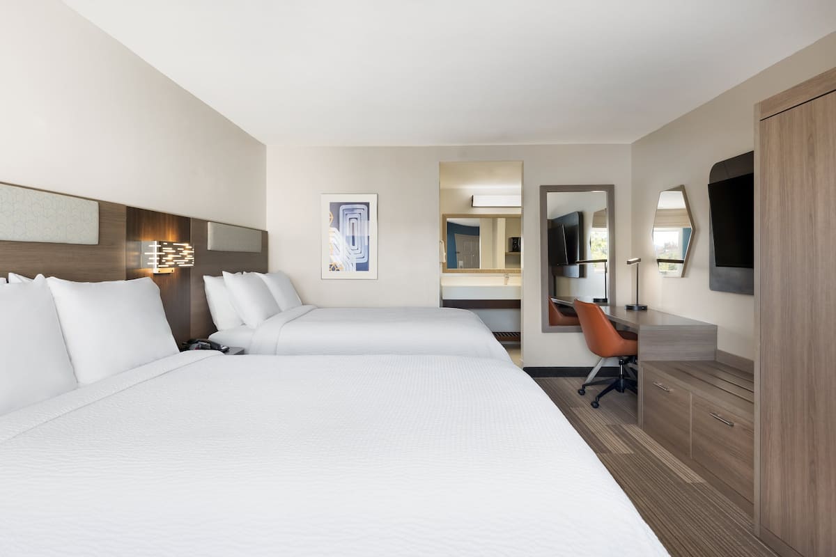 1 bedroom, in-room safe, desk, iron/ironing board