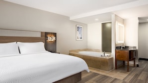 Standard Room, 1 King Bed, Jetted Tub, Pool View