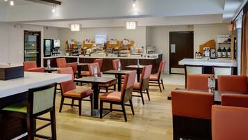 Tägliches inbegriffenes Frühstücksbuffet