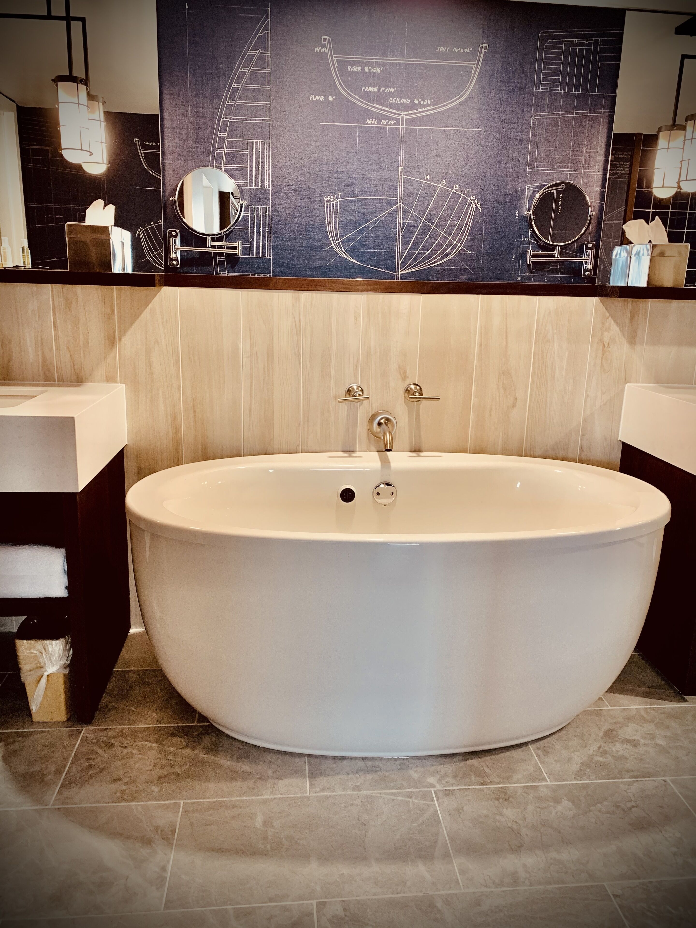 suite, 1 bedroom, harbour view | bathroom | shower, rainfall showerhead, free toiletries, hair dryer