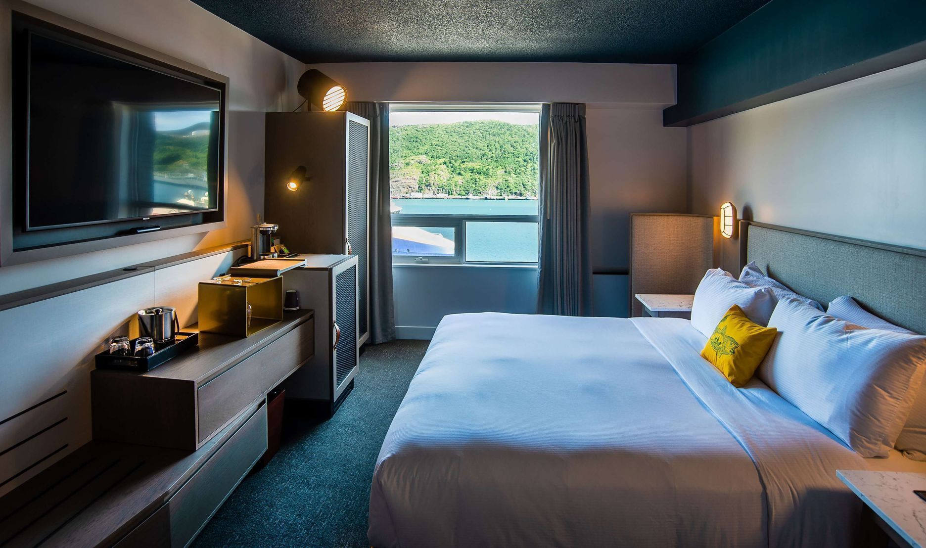 Egyptian cotton sheets, premium bedding, pillowtop beds, blackout drapes