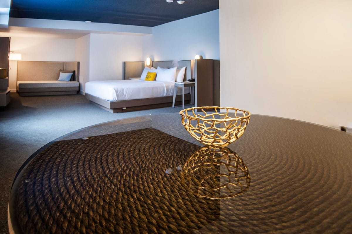 room, 1 king bed, accessible (roll-in shower, hearing & mobility) | egyptian cotton sheets, premium bedding, pillow-top beds