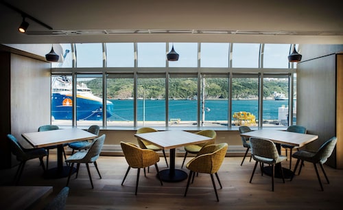 DoubleTree by Hilton St. John's Harbourview