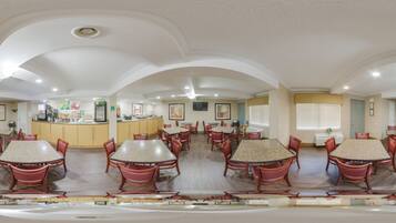 Free daily continental breakfast