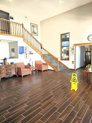 Lobby - Days Inn by Wyndham North Sioux City (North Sioux City)