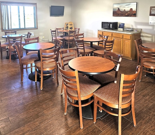 Days Inn by Wyndham North Sioux City