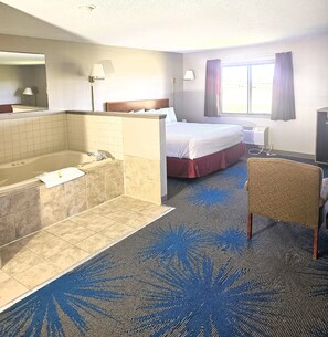Suite, 1 King Bed, Non Smoking | Desk, iron/ironing board, free WiFi, bed sheets - Days Inn by Wyndham North Sioux City (North Sioux City)
