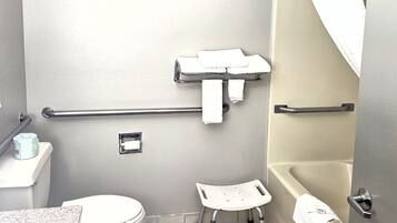 Combined shower/tub, free toiletries, hair dryer, towels