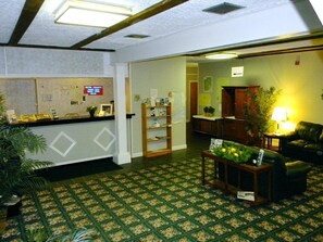 Lobby lounge