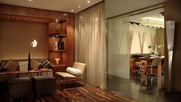 Couples treatment room(s), sauna, hot tub, steam room