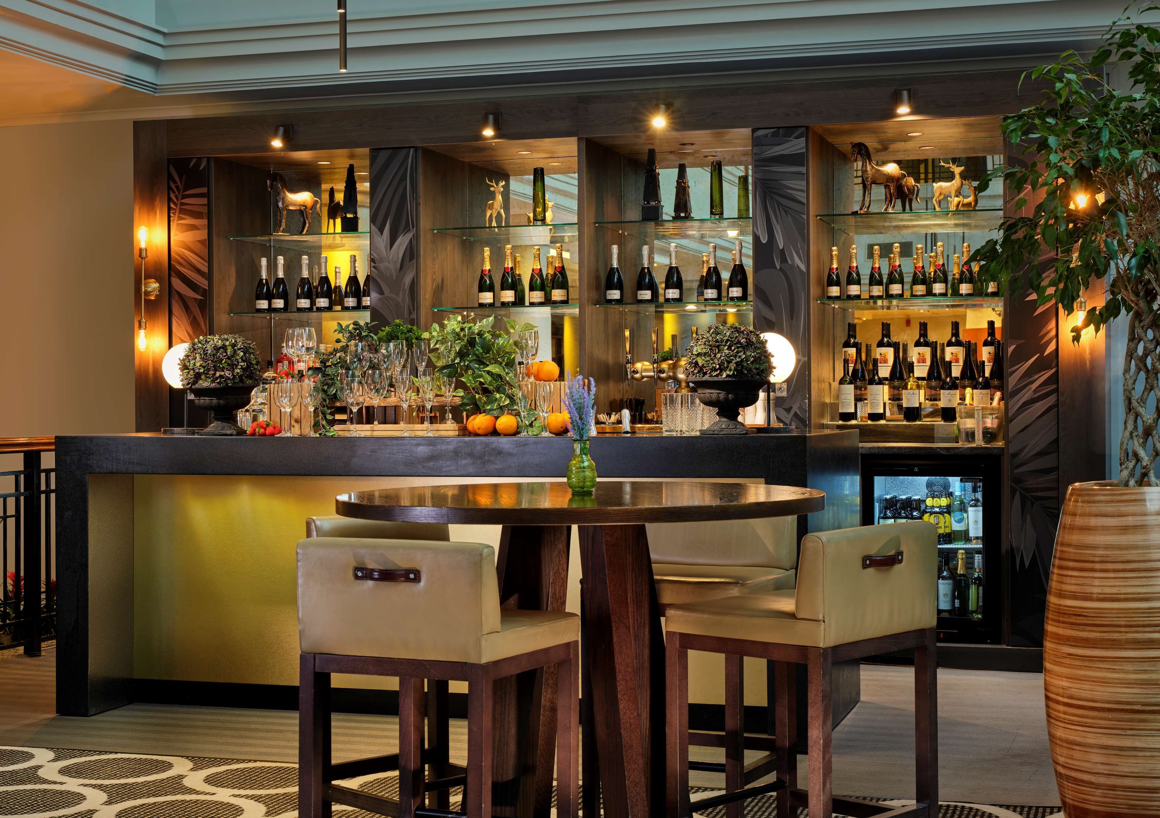 breakfast, lunch, dinner served; british cuisine