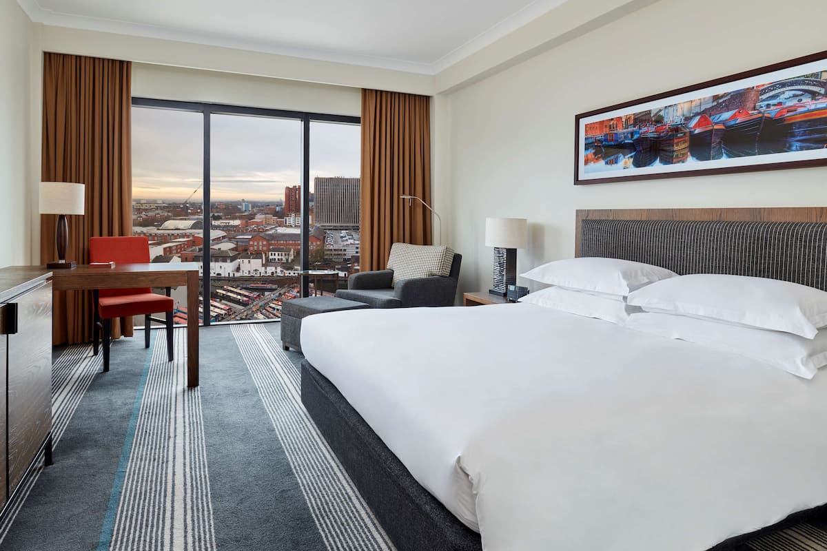 room, 1 king bed, canal view | hypo-allergenic bedding, minibar, in-room safe, desk