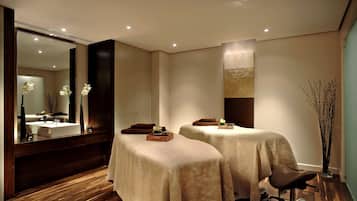 Couples treatment room(s), sauna, hot tub, steam room