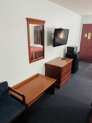32-inch TV with cable channels