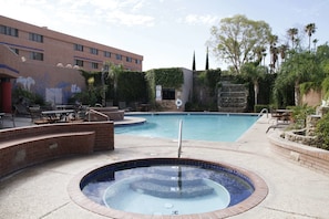 Outdoor pool, pool loungers