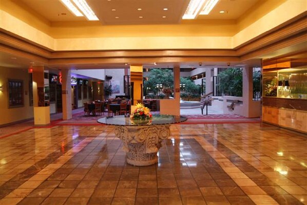 Lobby - Ramada by Wyndham Viscount Suites Tucson East (Tucson)