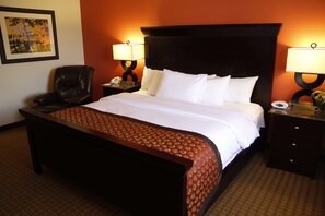 1 bedroom, premium bedding, pillowtop beds, in-room safe - Ramada by Wyndham Viscount Suites Tucson East (Tucson)