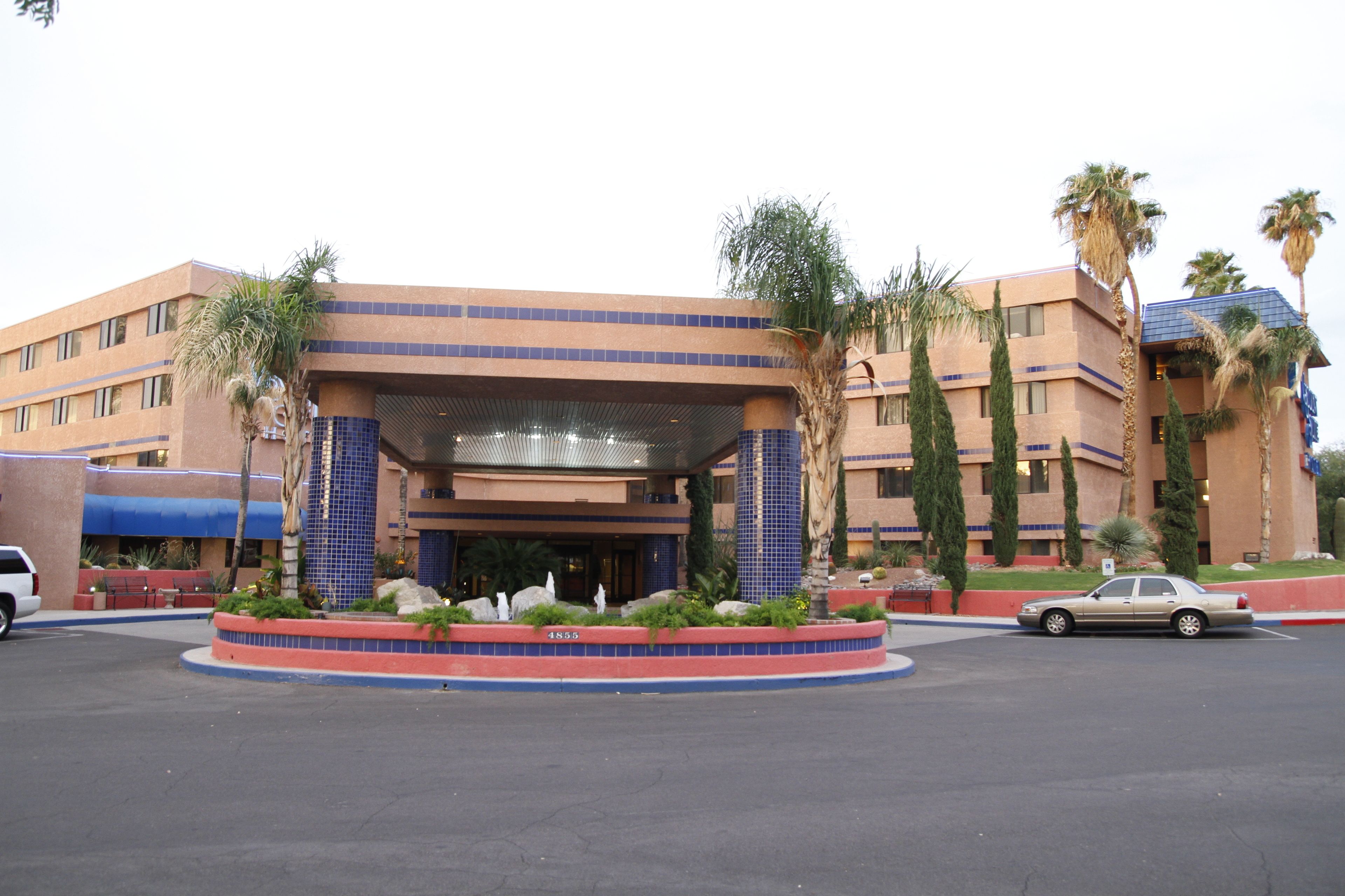 Pintu masuk properti