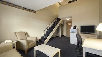 樓中樓客房, 1 張加大雙人床, 非吸煙房 (One-Bedroom Loft Suite) | 書桌、手提電腦工作空間、熨斗/熨衫板、免費 Wi-Fi