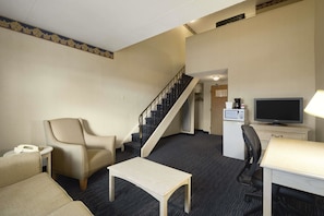 Loft, 1 Queen Bed, Non Smoking (One-Bedroom Loft Suite) | Desk, laptop workspace, iron/ironing board, free WiFi