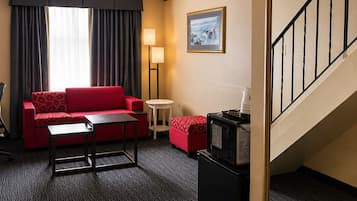 Desk, laptop workspace, iron/ironing board, free WiFi