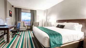 Hypo-allergenic bedding, in-room safe, desk, laptop workspace