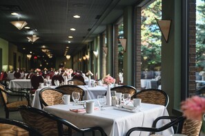 Frühstück, Mittagessen, Abendessen, amerikanische Küche 
