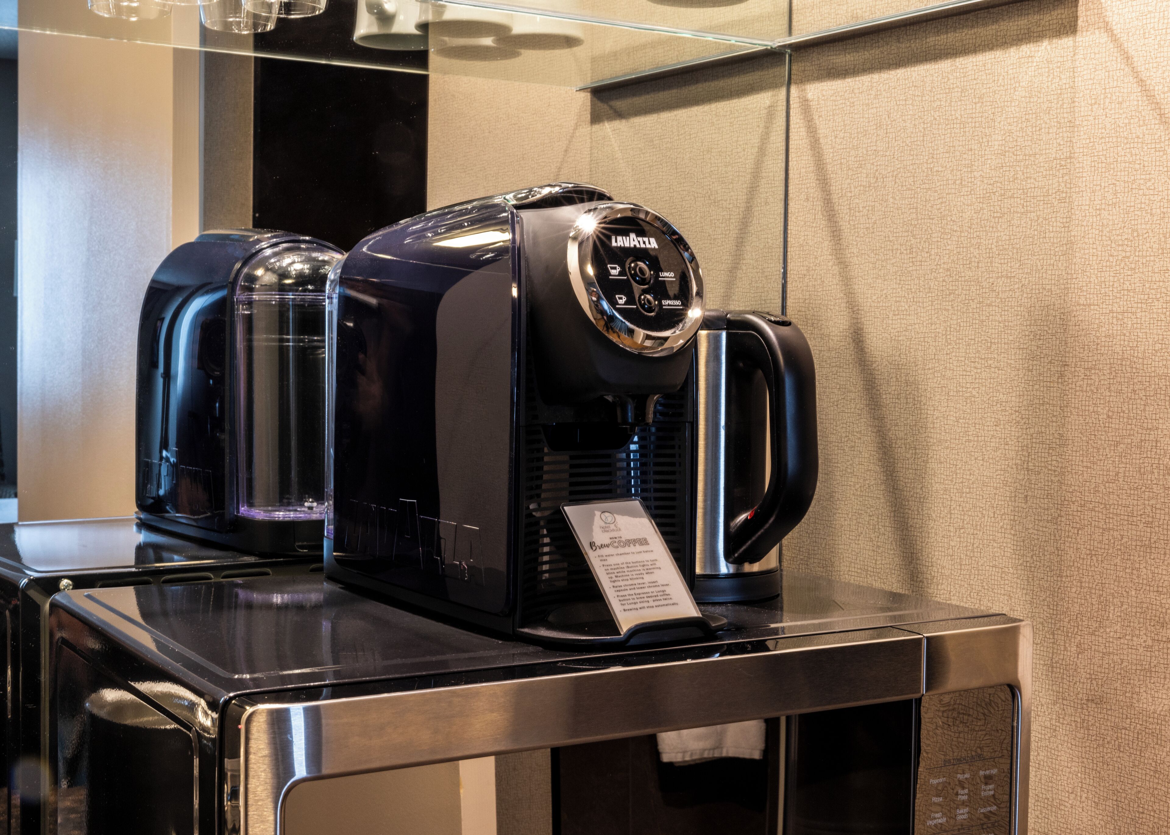 premium bedding, in-room safe, desk, laptop workspace