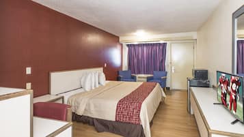 Cortinas blackout, Wi-Fi de cortesia, roupa de cama