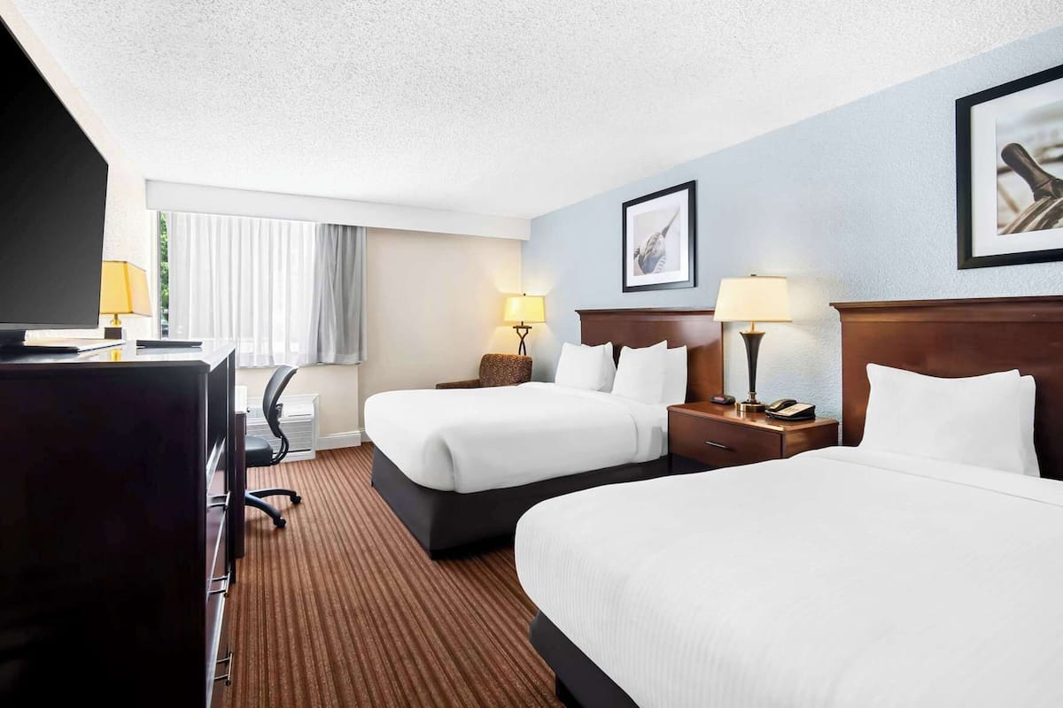 In-room safe, desk, laptop workspace, iron/ironing board