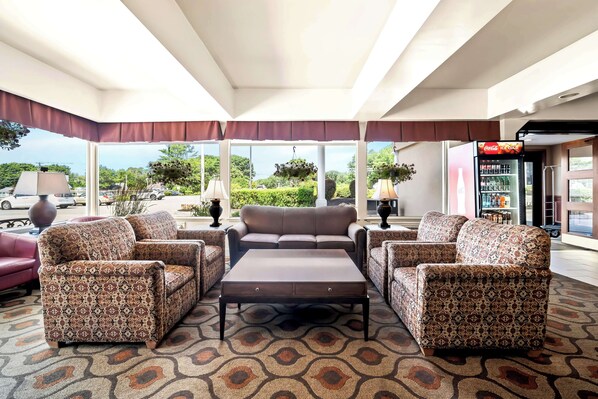 Lobby - Best Western Merry Manor Inn (South Portland)