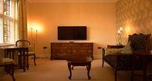 Suite, 1 King Bed, Non Smoking