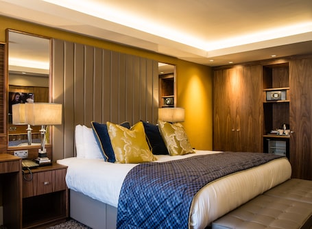 Executive Double Room | Iron/ironing board, free cribs/infant beds, free WiFi, bed sheets. Lea Marston Hotel