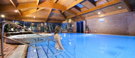 Indendørs pool