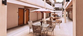 Executive Inn & Suites