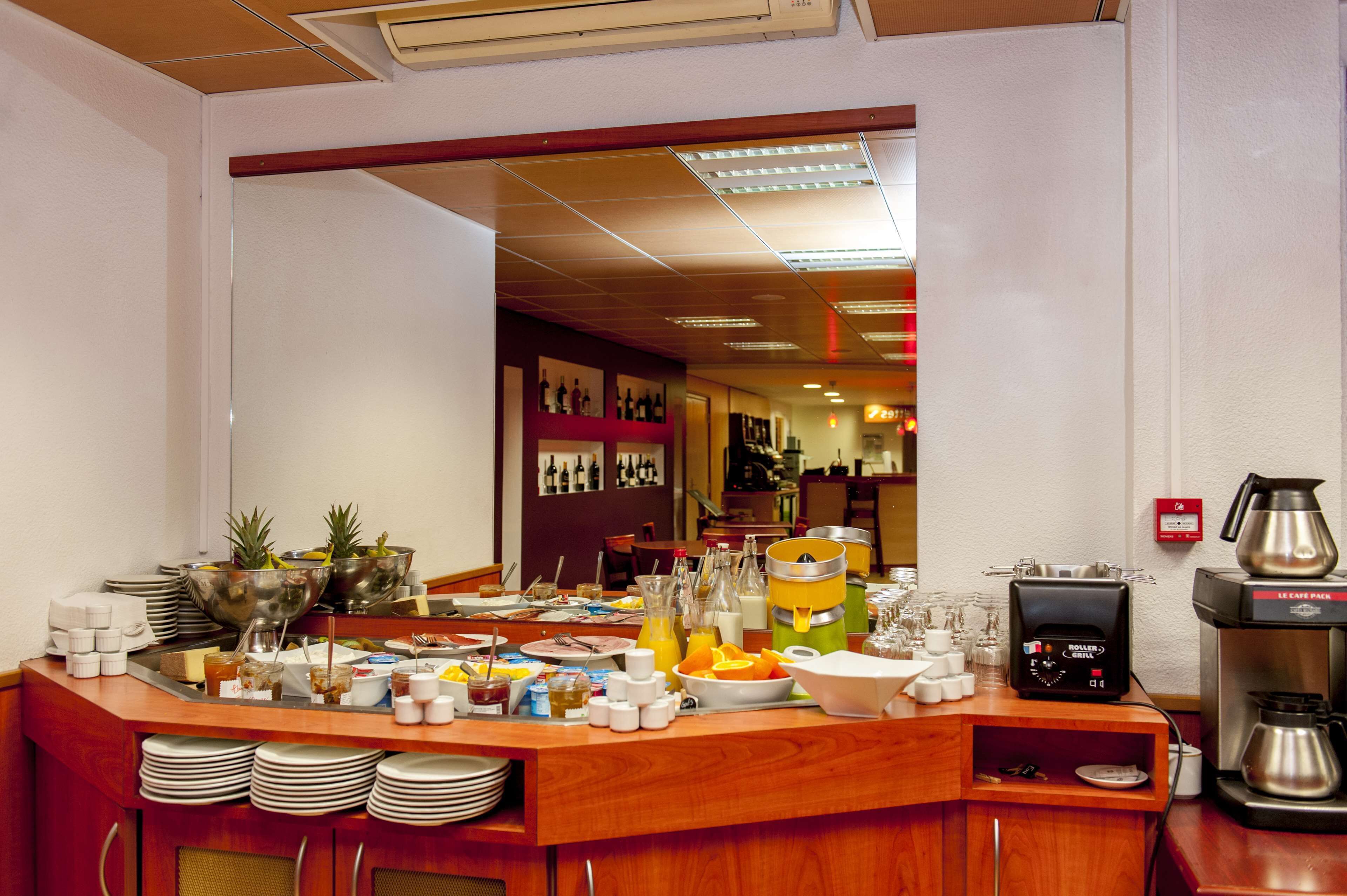daily buffet breakfast (eur 14 per person)