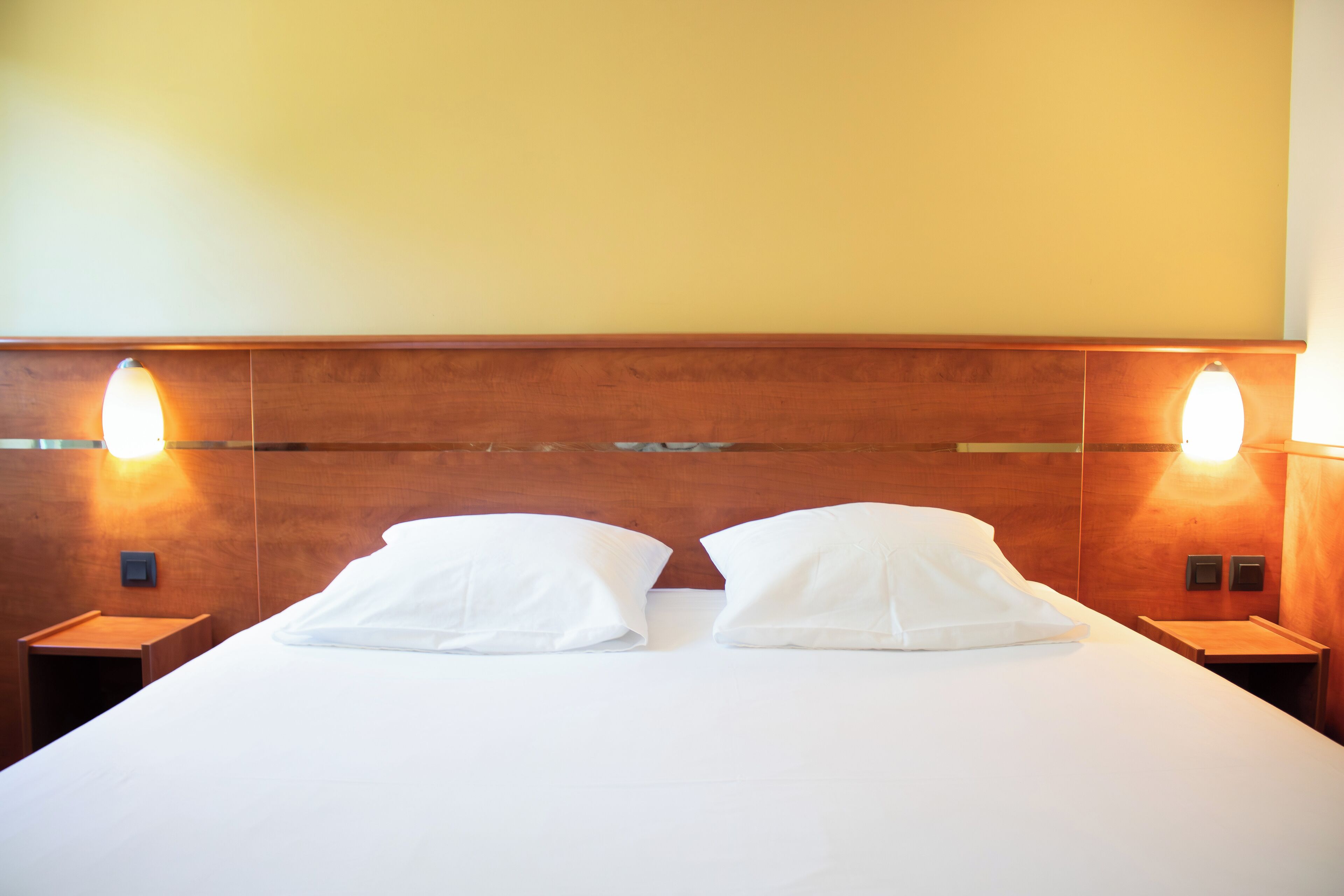 Bureau, chambres insonorisées, Wi-Fi gratuit, draps fournis