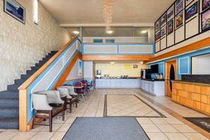 Lobby - Days Inn by Wyndham Mt. Vernon (Mount Vernon)