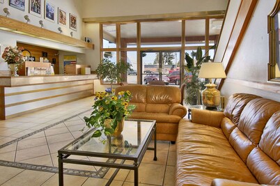 Days Inn by Wyndham Mt. Vernon